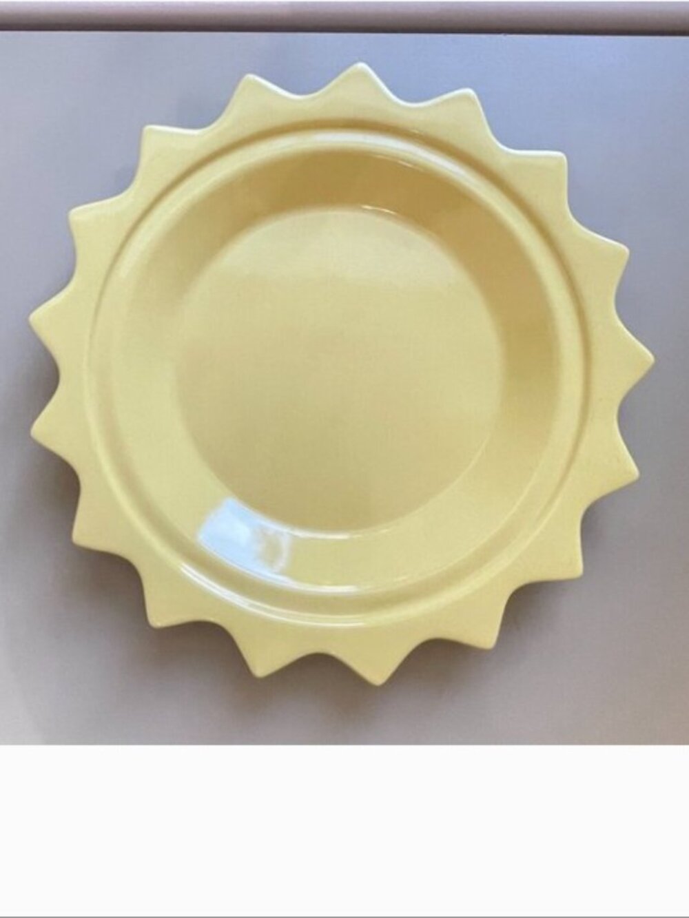 Chantal Yellow Sun Pie Plate Baking Dish Large